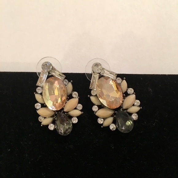 ✨”ELSA”✨BRONZE AND CRYSTAL STUD EARRINGS✨ - Picture 9 of 9